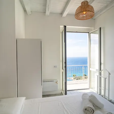 Casa Grimaldi - Terrace & Sea View Apartment